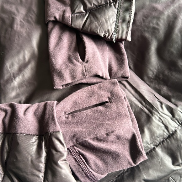 Lululemon Down For A Run Pullover II
Black Cherry size 6 - Picture 9 of 9